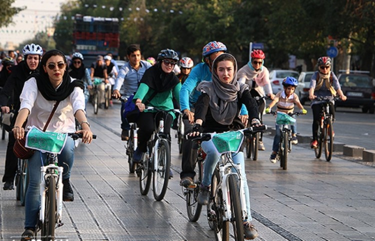 ۲۵هزار امضا در حمایت از دوچرخه‌سواری زنان